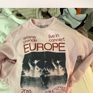 RARE 2019Ariana Grande m Pink Europe Tour Sweatshirt